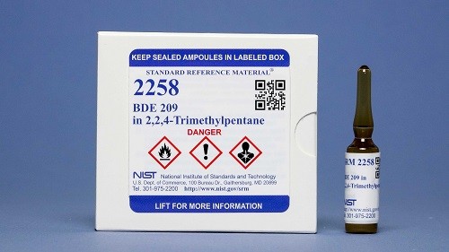SRM 2258  2，2，4-三甲基戊烷中的溴二苯醚209標準品